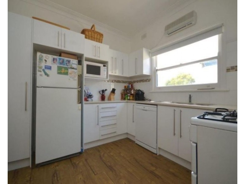 2A Ernest, Nowra NSW 2541