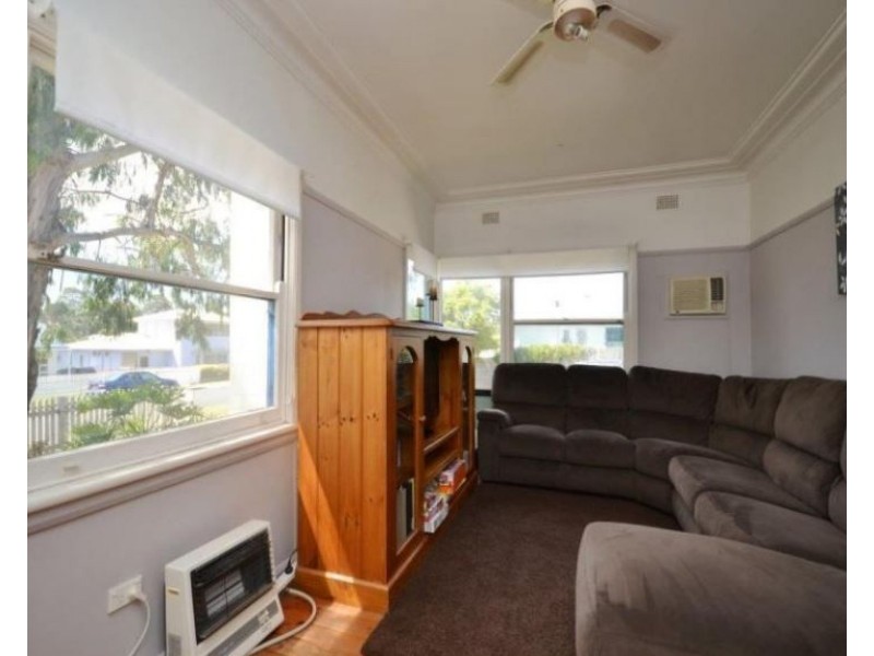 2A Ernest, Nowra NSW 2541