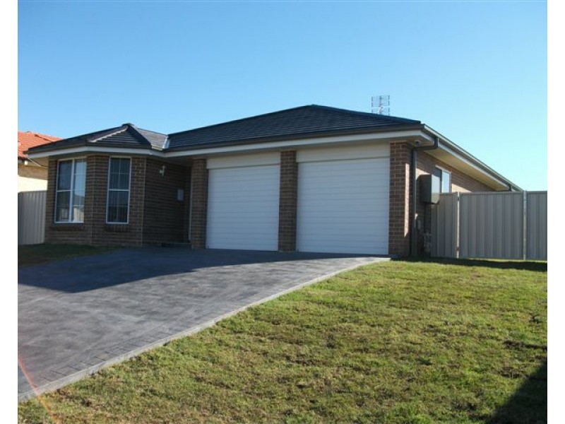 8 Riveroak Road, Worrigee NSW 2540