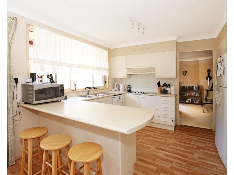 28 Illawarra Circuit, Worrigee NSW 2540