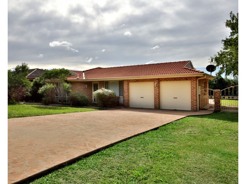 28 Illawarra Circuit, Worrigee NSW 2540