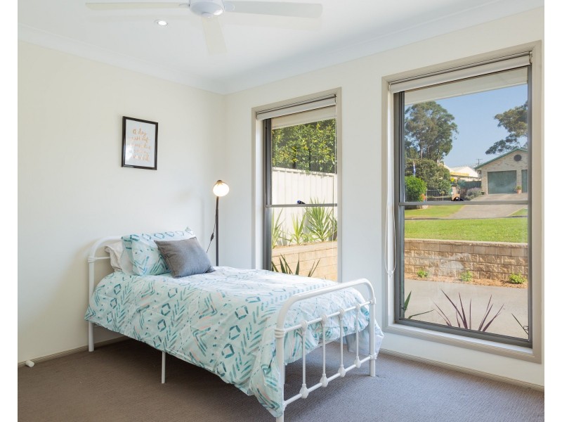 4 Lyndhurst Drive, Bomaderry NSW 2541