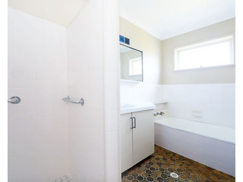 3 Albatross Road, Nowra NSW 2541