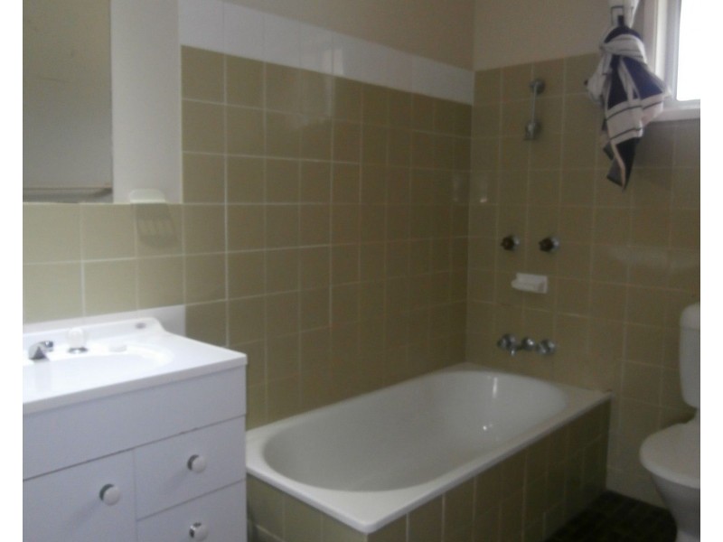 2/115 McMahons Road, North Nowra NSW 2541