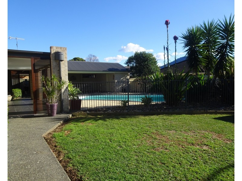 9 Cavalier Parade, Bomaderry NSW 2541