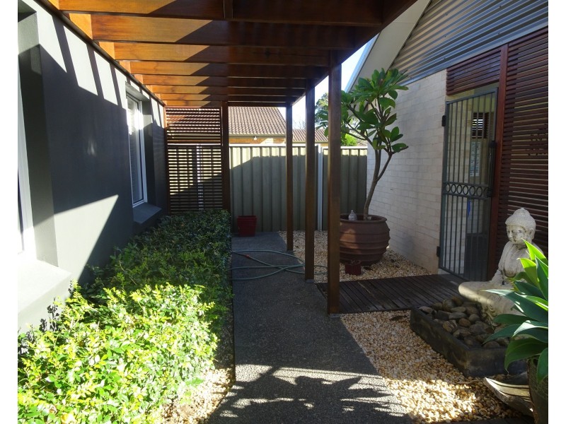 9 Cavalier Parade, Bomaderry NSW 2541