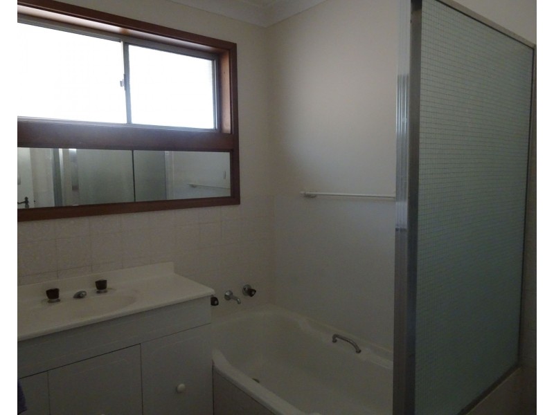 6 Philip Drive, North Nowra NSW 2541