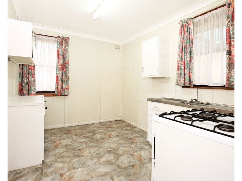 19 Young Avenue, Nowra NSW 2541