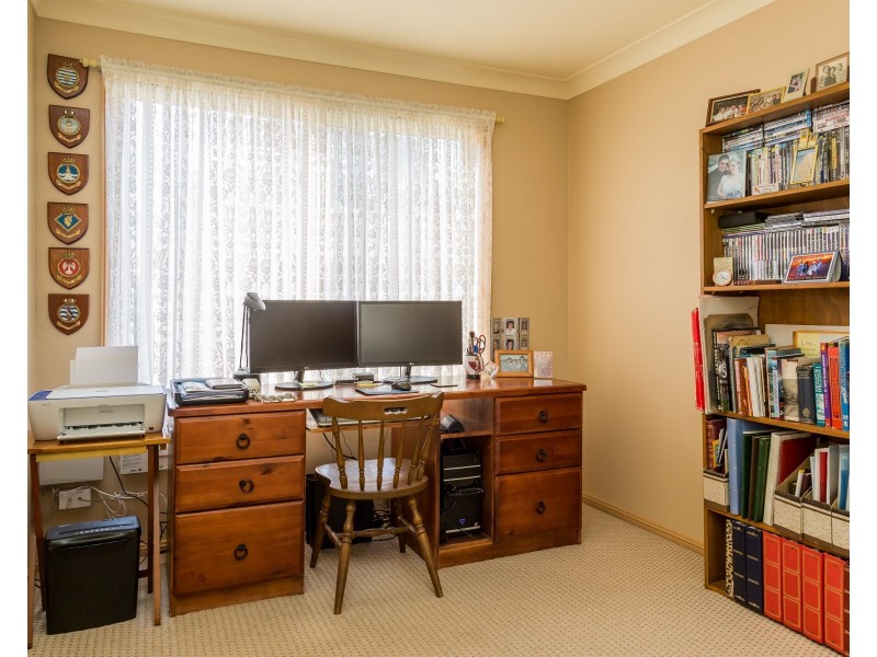 2/22 Mattes Way, Bomaderry NSW 2541