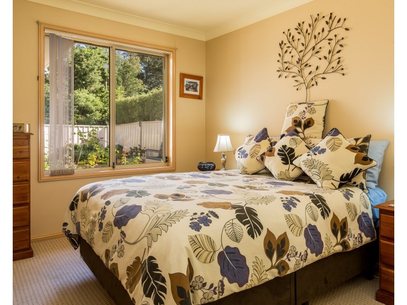 2/22 Mattes Way, Bomaderry NSW 2541