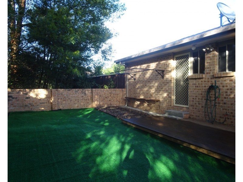 4/6 Carisbrooke Close, Bomaderry NSW 2541