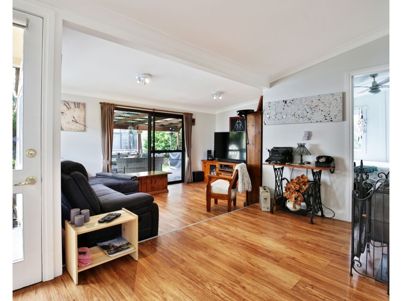 17 Karowa Street, Bomaderry NSW 2541