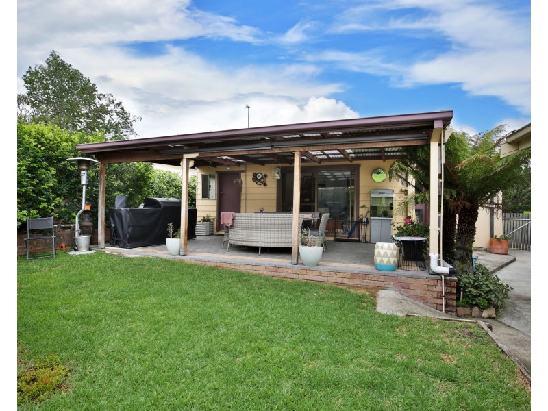 17 Karowa Street, Bomaderry NSW 2541