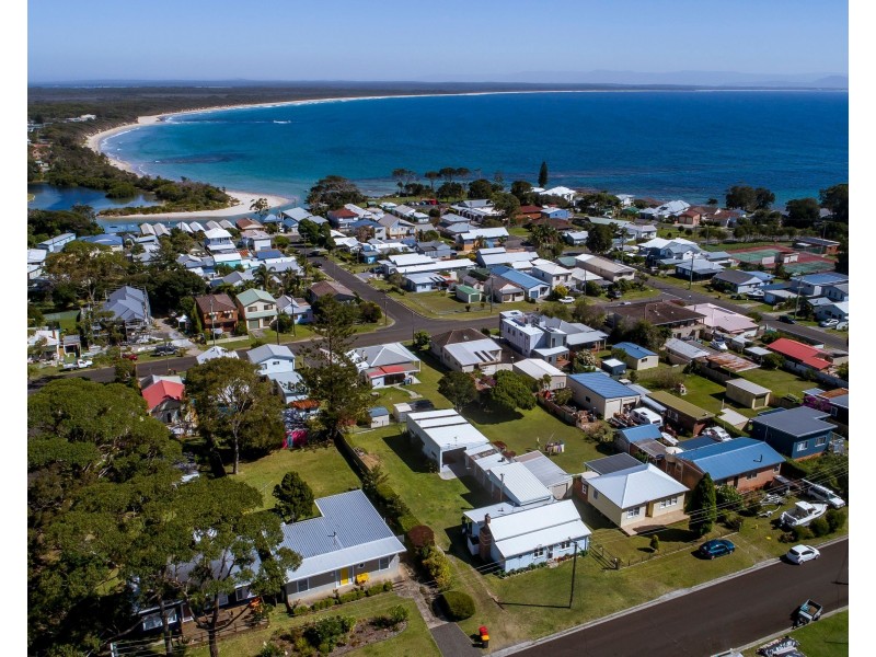 11 Conjola Street, Currarong NSW 2540