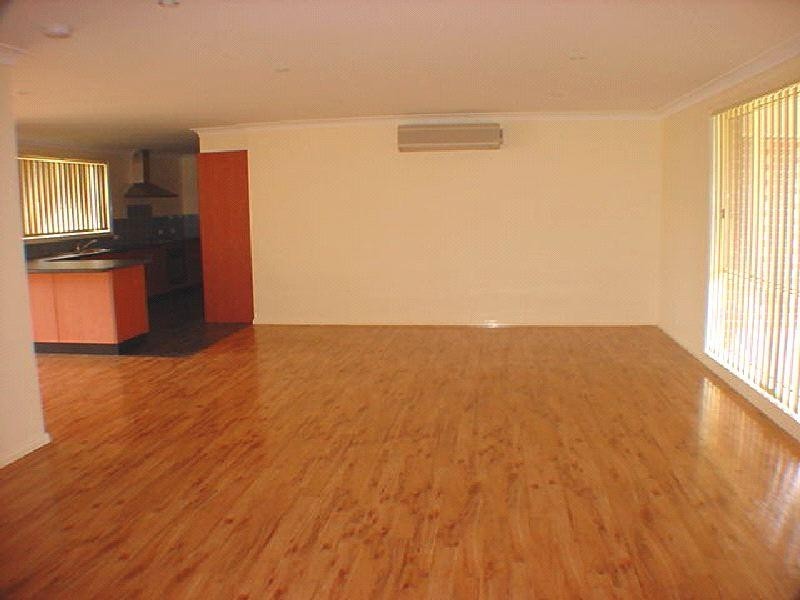 7 Freesia Crescent, Bomaderry NSW 2541