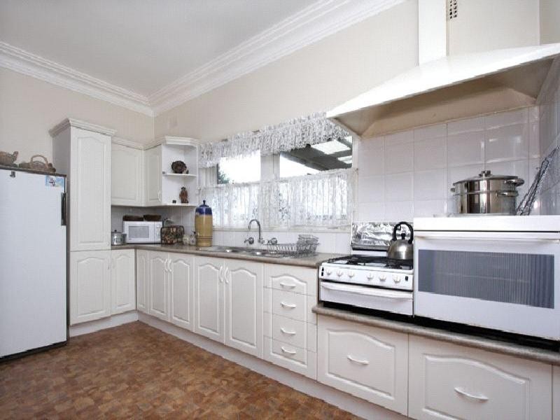 24 Osborne Street, Nowra NSW 2541