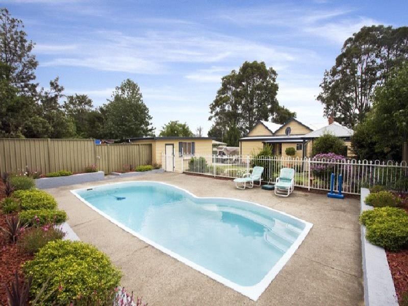 8 Seccombe Street, Nowra NSW 2541