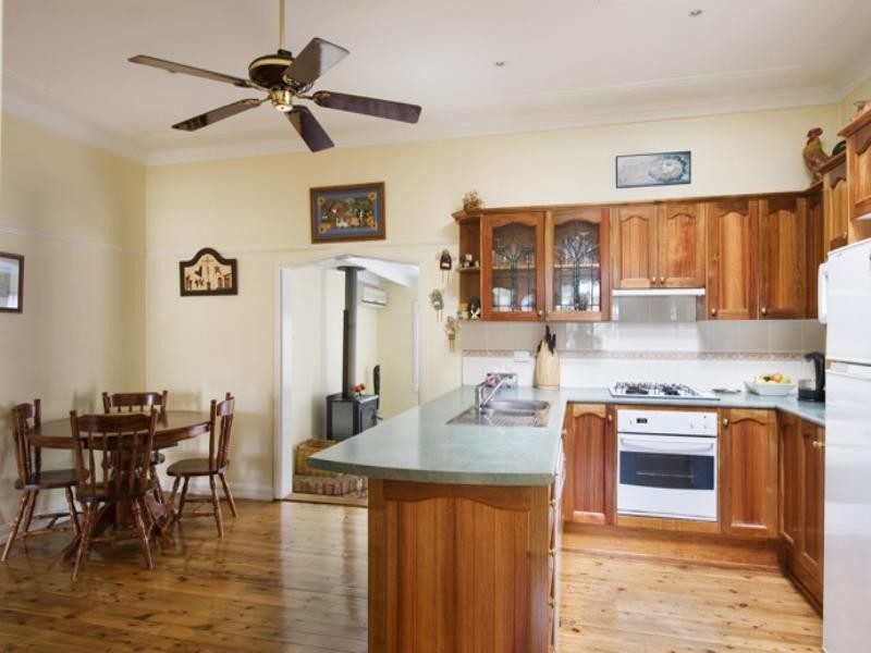 8 Seccombe Street, Nowra NSW 2541