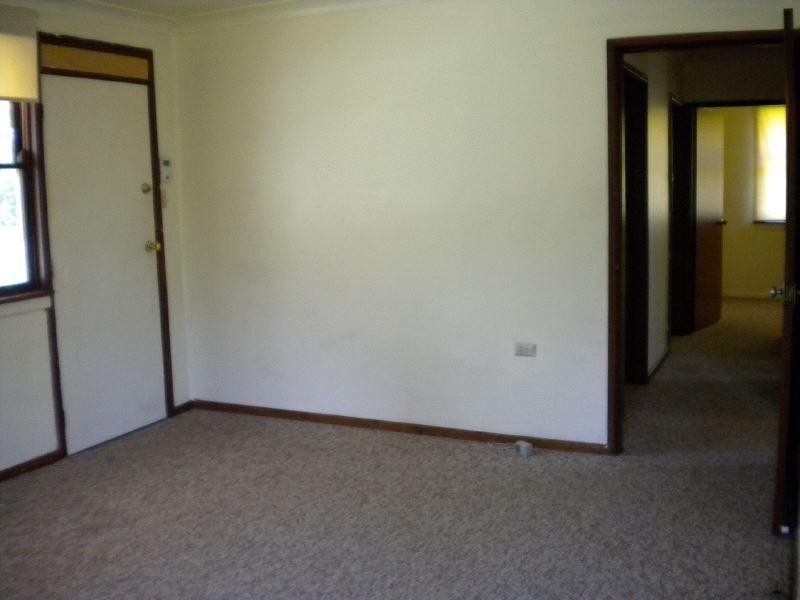 8 Queenborough Street, Nowra NSW 2541