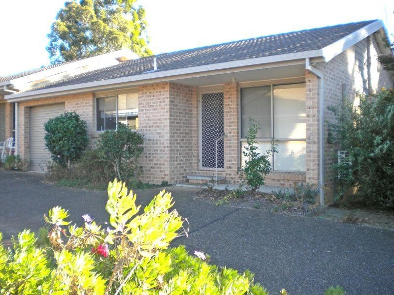 1/6 Carisbrooke Close, Bomaderry NSW 2541