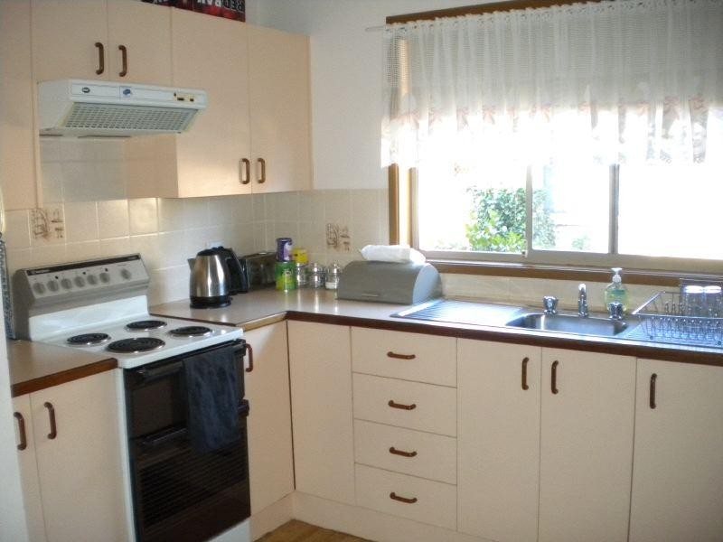 1/6 Carisbrooke Close, Bomaderry NSW 2541