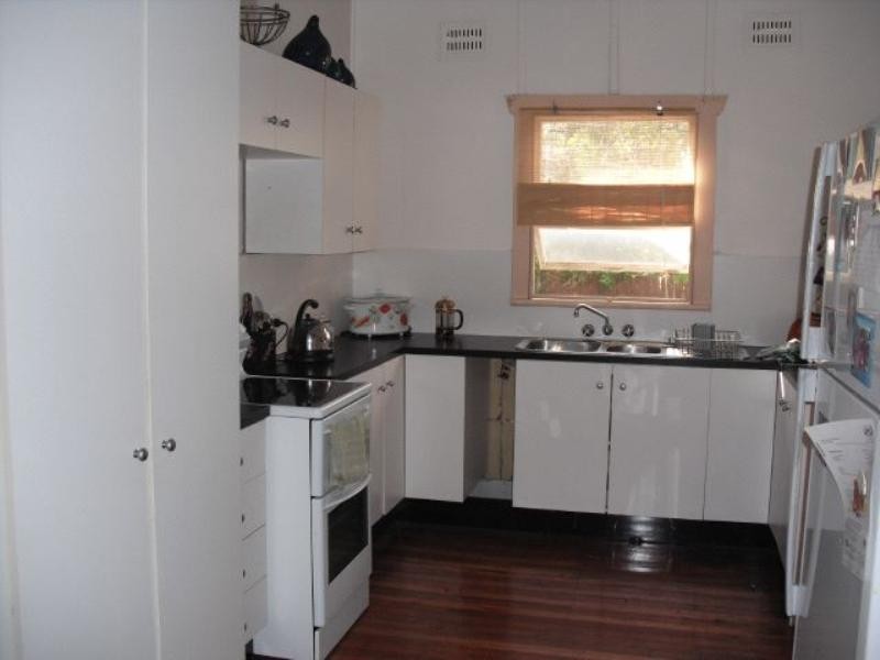 12 Karowa Street, Bomaderry NSW 2541