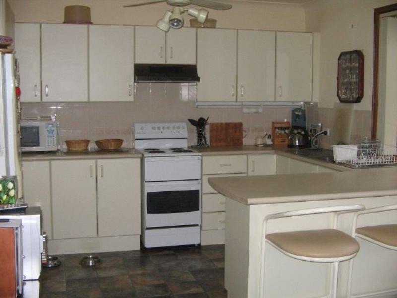 8/6 Regent Place, Bomaderry NSW 2541