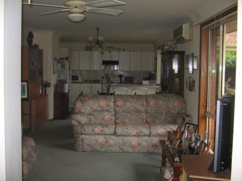 8/6 Regent Place, Bomaderry NSW 2541