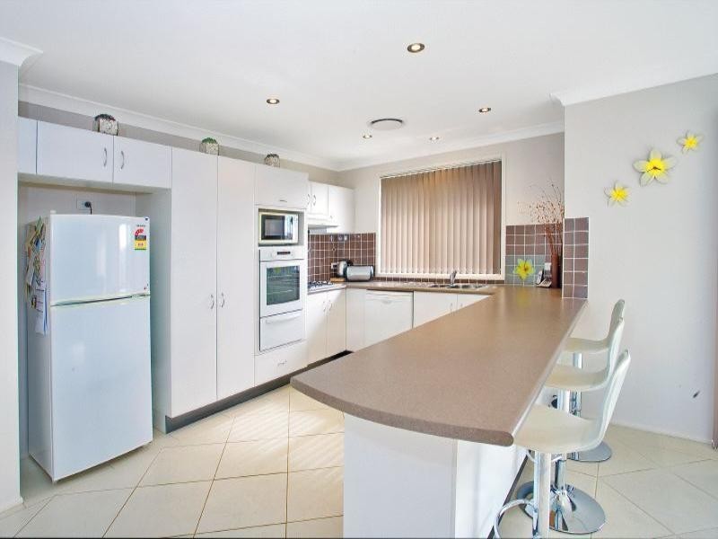 18 Golden Ash Close, Worrigee NSW 2540