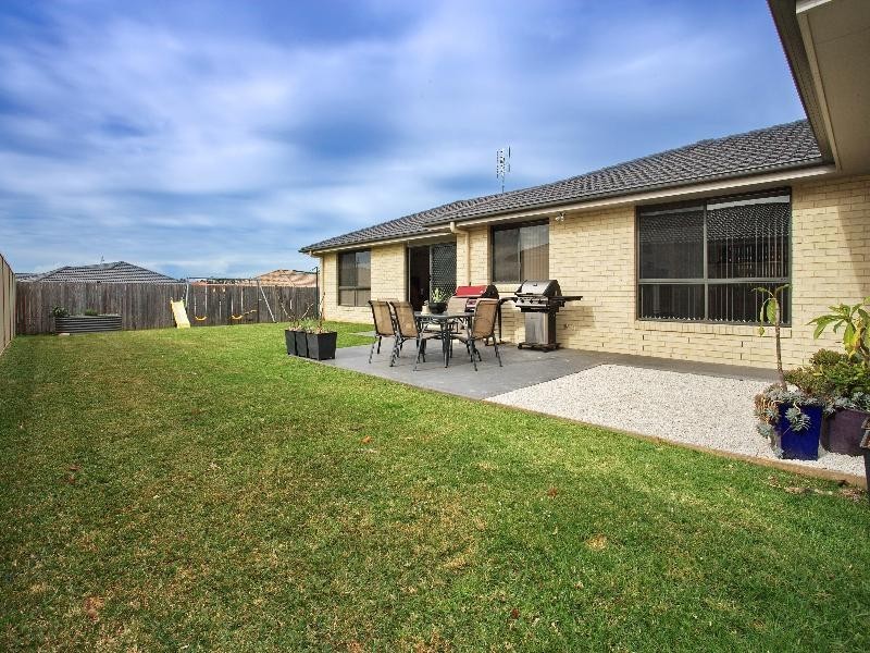 18 Golden Ash Close, Worrigee NSW 2540