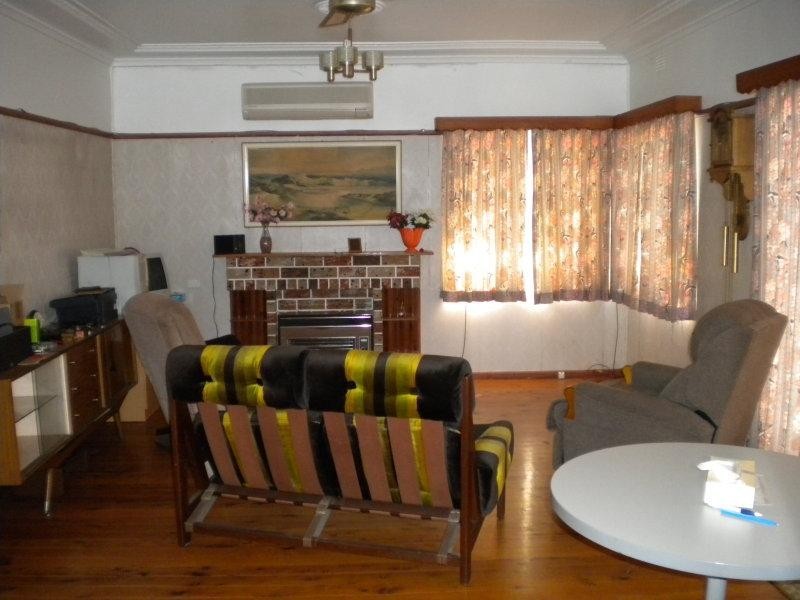 82 Hillcrest Avenue, Nowra NSW 2541