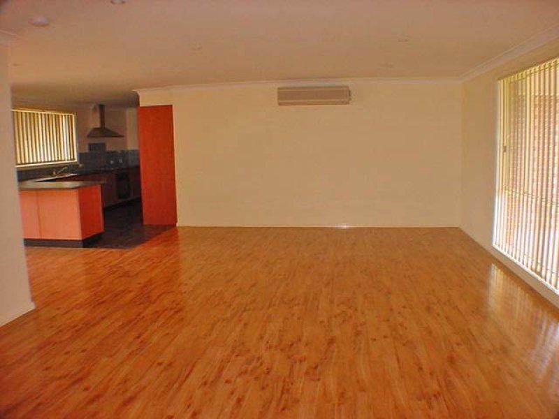 7 Freesia Crescent, Bomaderry NSW 2541