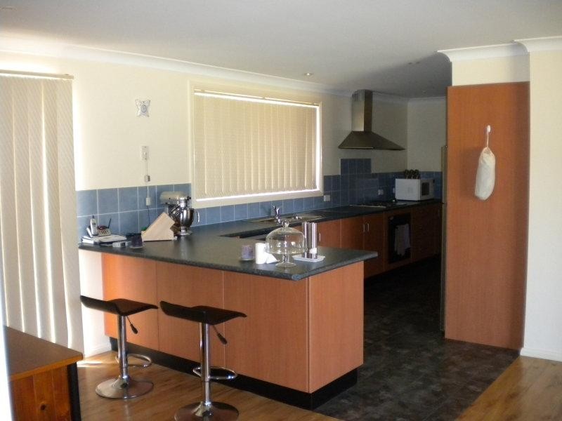 7 Freesia Crescent, Bomaderry NSW 2541