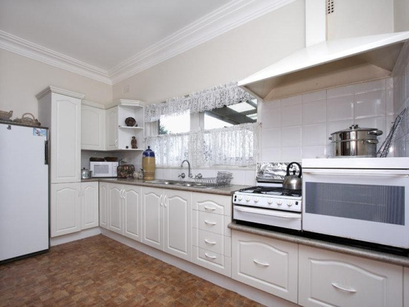 24 Osborne Street, Nowra NSW 2541