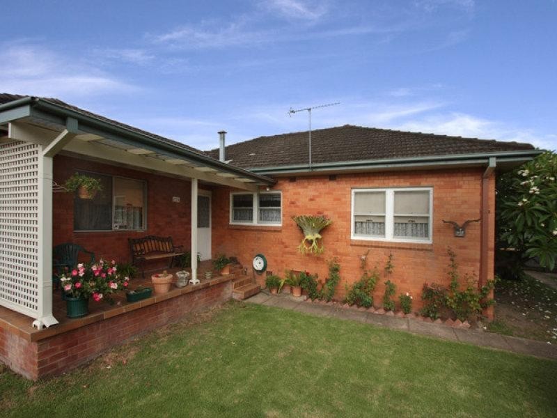 24 Osborne Street, Nowra NSW 2541