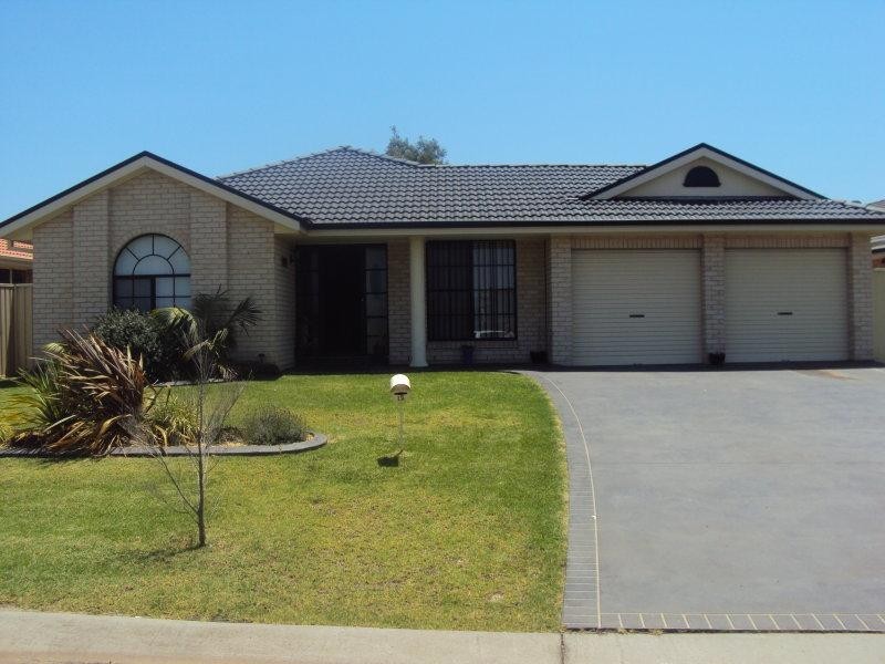 12 Mintbush Crescent, Worrigee NSW 2540