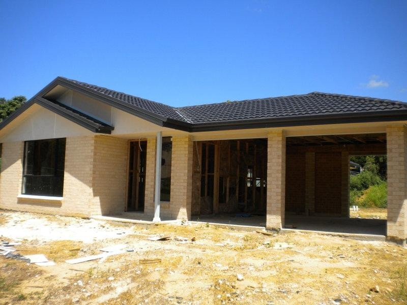 63 Meroo Road, Bomaderry NSW 2541