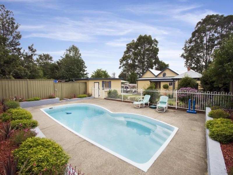 8 Seccombe Street, Nowra NSW 2541