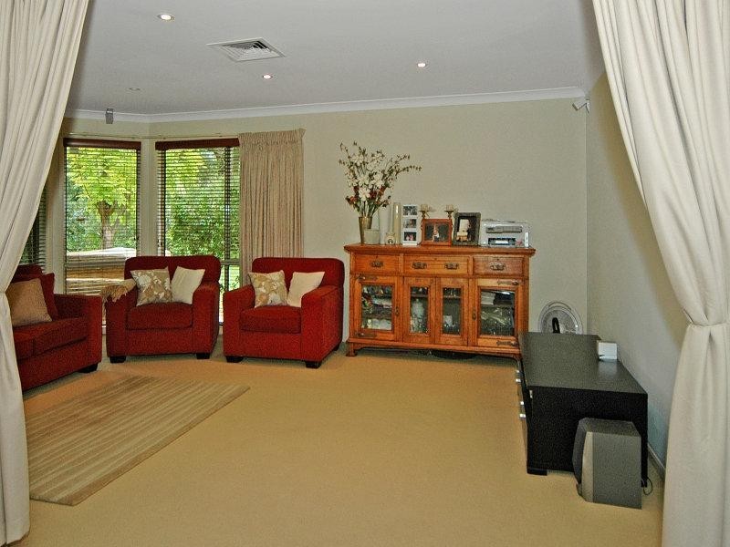 6 Lowana Close, Tapitallee NSW 2540