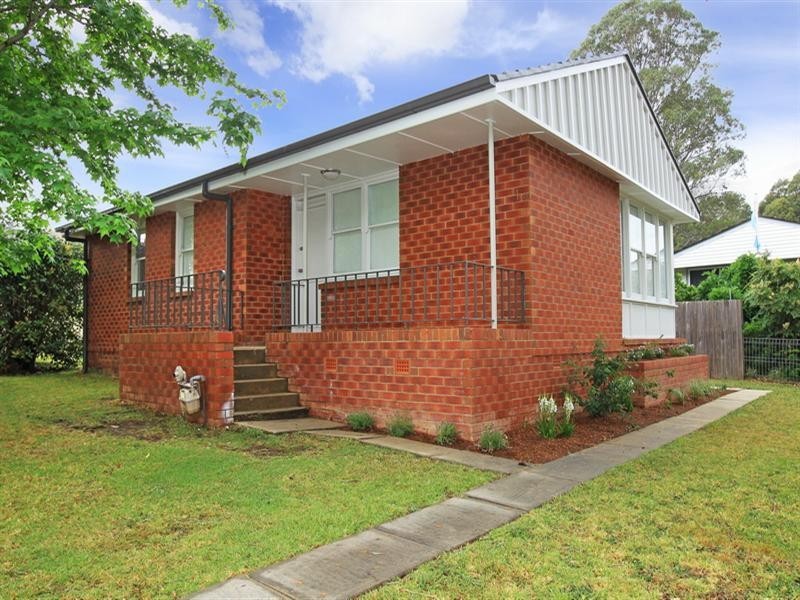 8 Queenborough Street, Nowra NSW 2541