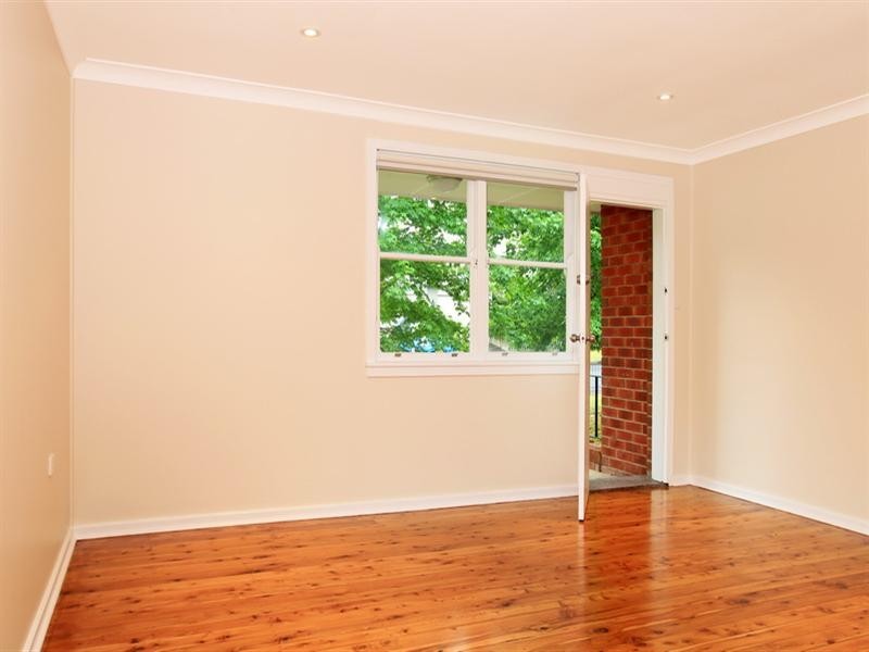 8 Queenborough Street, Nowra NSW 2541