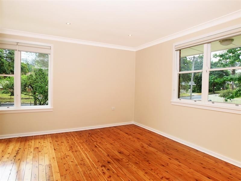 8 Queenborough Street, Nowra NSW 2541