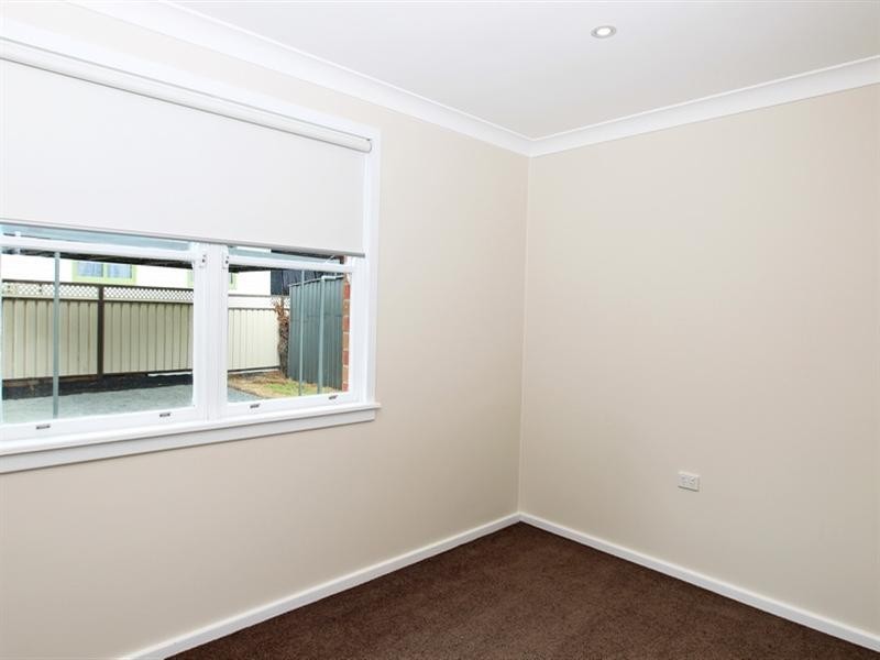 8 Queenborough Street, Nowra NSW 2541