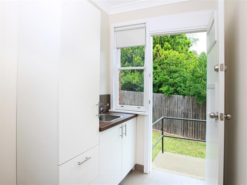 8 Queenborough Street, Nowra NSW 2541