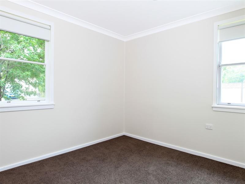 8 Queenborough Street, Nowra NSW 2541