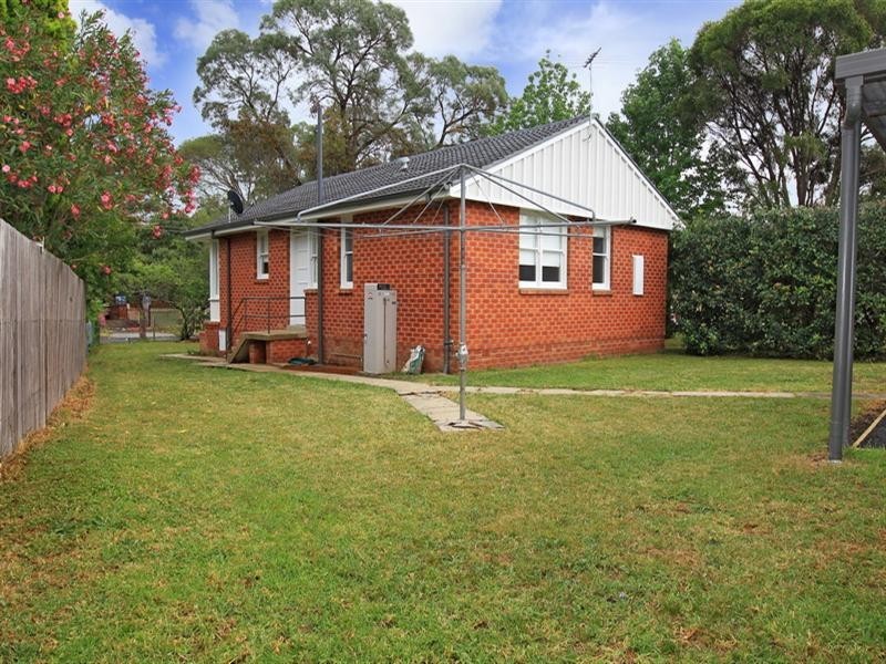 8 Queenborough Street, Nowra NSW 2541