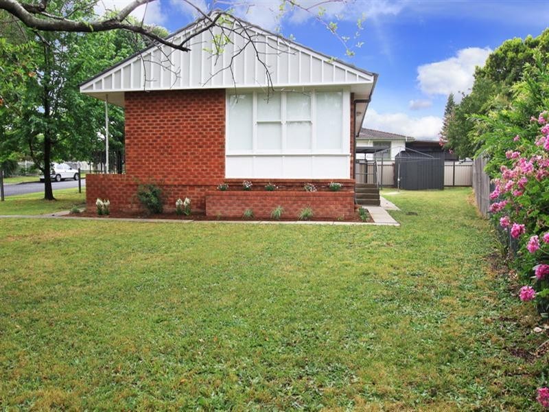 8 Queenborough Street, Nowra NSW 2541