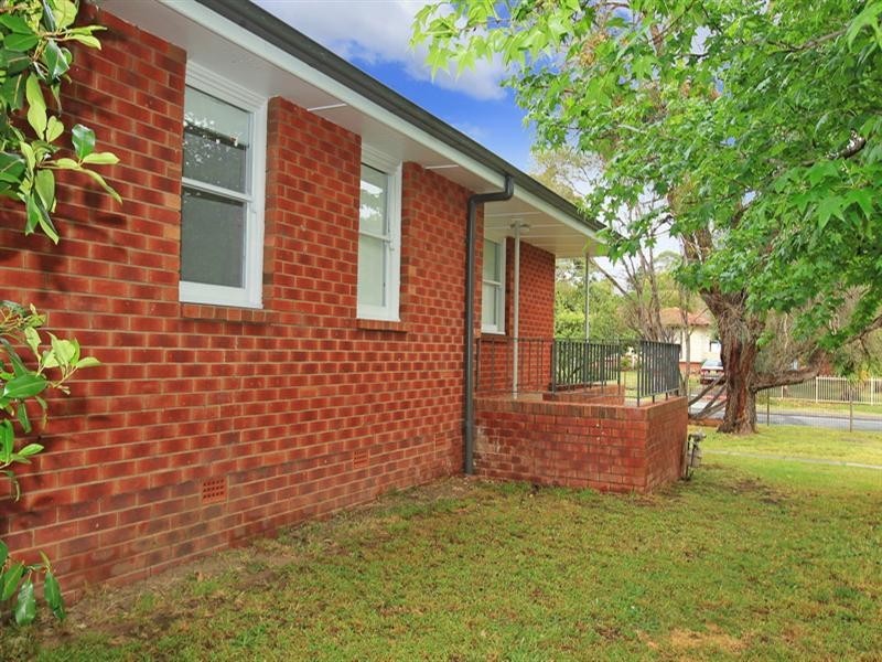 8 Queenborough Street, Nowra NSW 2541