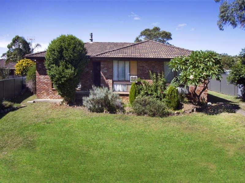 9 Alverstoke Close, Bomaderry NSW 2541