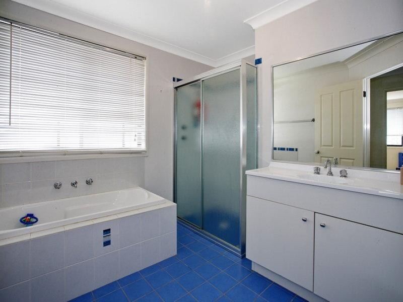 24 Emerald Drive, Meroo Meadow NSW 2540